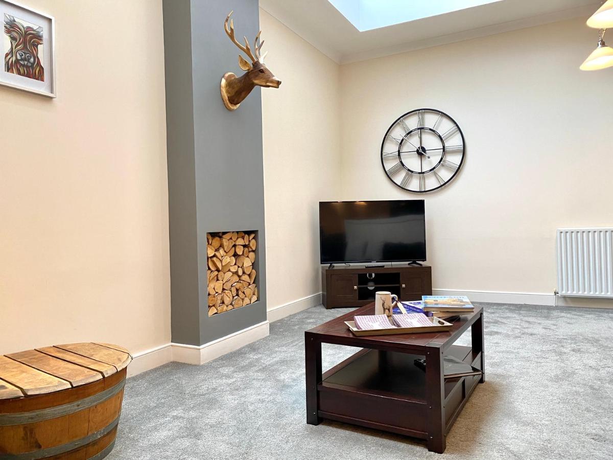 Serviced Accommodation Moray Lesmurdie House, Elgin - Free Parking, Free Wifi 외부 사진